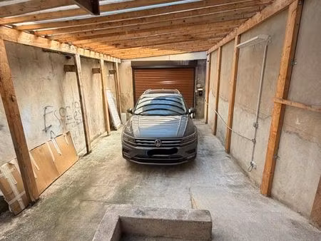 grand garage fermé 36 m² avec porte électrique – nancy centre