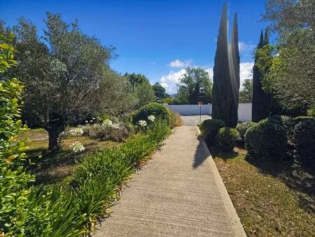 terrain constructible viabilisé à vendre