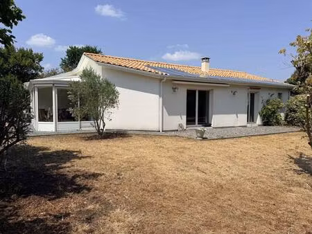 magonty. plain pied récent sur terrain de 2 318 m². dpe classe b