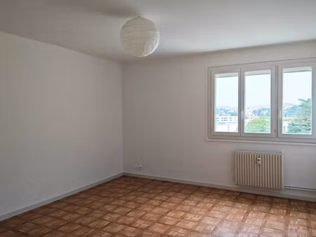 appartement - 4 ème étage - 63 m2 - 3 pièces - meublé