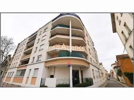 saint-fons – t3 de 68 m² avec loggia de 9 m², balcon, garage fermé et cave