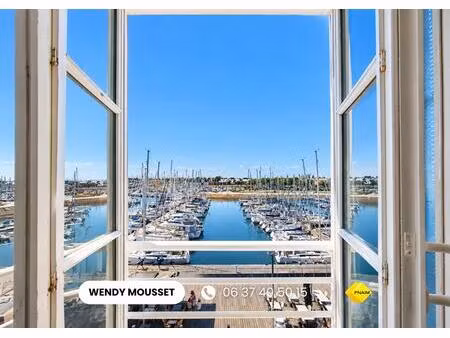 appartement t3 atypique en duplex avec vue sur le port et l'océan au coeur du port du crou