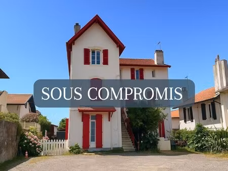 à vendre charmant studio rénové avec mezzanine quartier saint-martin, biarritz