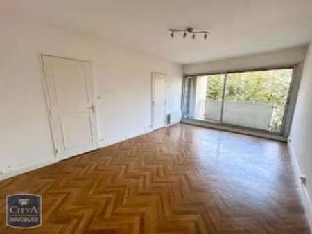location appartement 2 pièces au mans république (72000) : à louer 2 pièces / 47m² le mans