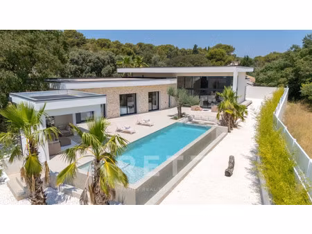 villa de luxe à vendre dans le quartier camplanier