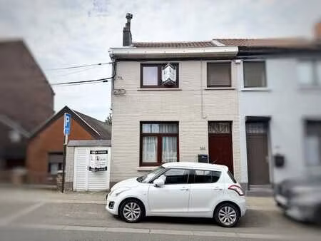 bonne maison 2 chambres avec jardin et passage latéral !