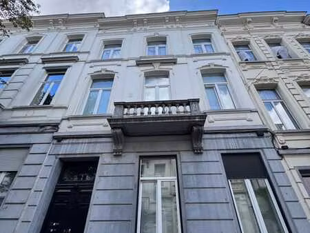 appartement 1 chambre à schaerbeek avec grande terrasse sud