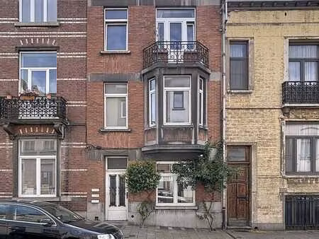 etterbeek | maison de rapport de 3 unités reconnues
