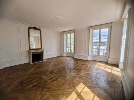 location bureaux 110 m² à 220 m²