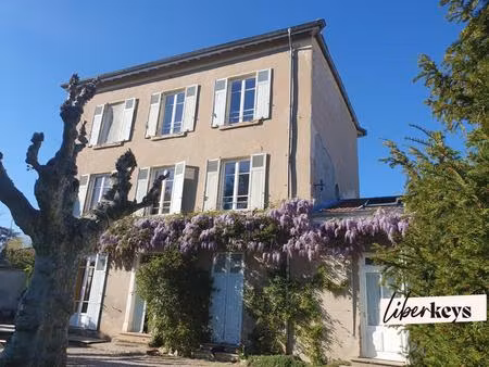 duplex de charme de 87 m² – dernier étage d'une maison bourgeoise – terrasse tropézienne