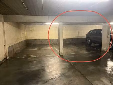 place de parking intérieure à auderghem