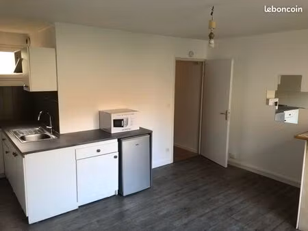 t2 38 m2 + balcon port saint sauveur : 800 m du métro