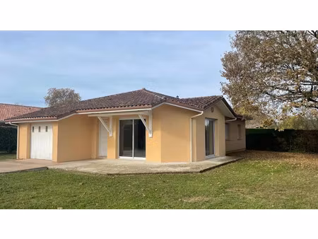 location maison 5 pièces 99.4 m² à saint-pierre-du-mont (40280), 1 050 €