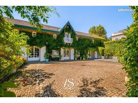 propriété 10 pièces 210 m²