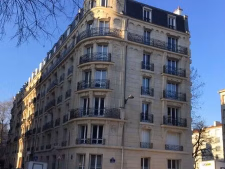 place de la nation : bureau médical/ paramédical