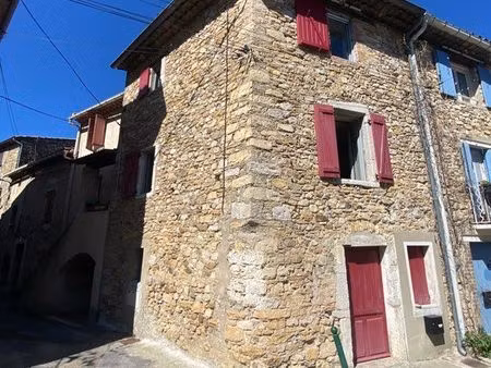à louer maison de village rénovée -lezan 30350
