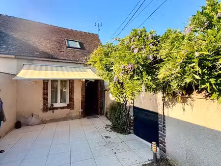 maison avec plein de charme 58 m² jardin parking