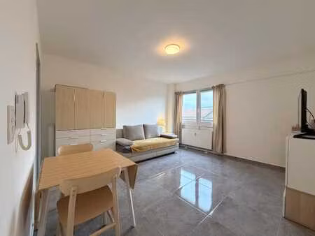 studio en parfait état dans une petite résidence