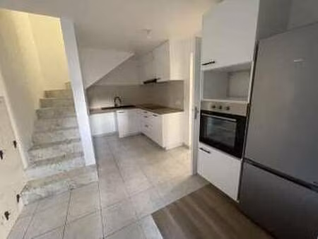 location maison meublé à saint-andré-de-la-marche (49450) : à louer meublé / 75m² saint-an
