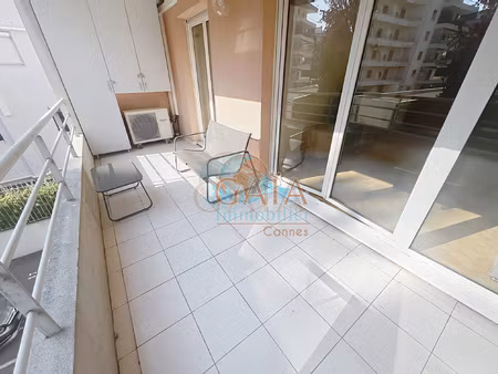 cannes montfleury 2p 39m2 terrasse parking bon etat 5 minut