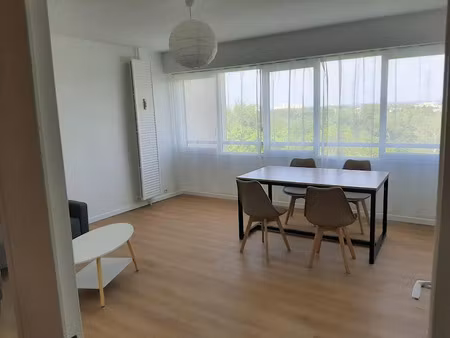 location meublée appartement 4 pièces 76 m² à pontoise (95000), 650 €