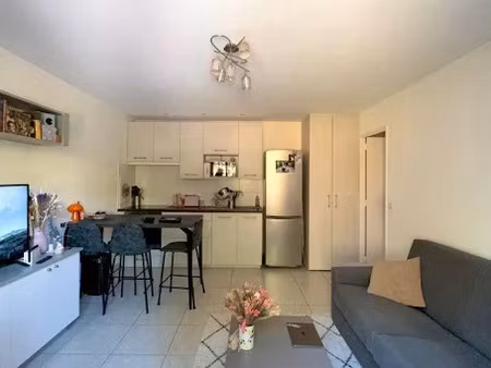 location meublée appartement 2 pièces 37 m² à aix-en-provence (13090), 800 €