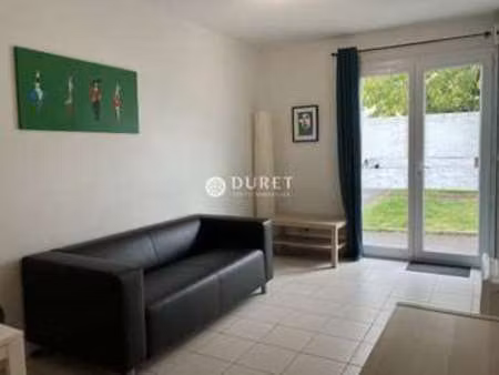 location appartement 2 pièces meublé à la roche-sur-yon le bourg sous la roche (85000) : à