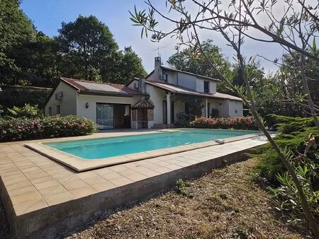 maison individuelle 6 pieces piscine