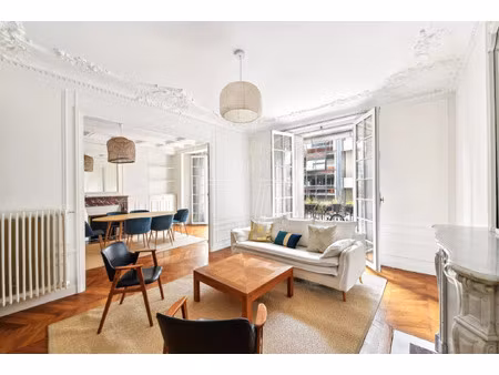 appartement de luxe à louer dans le quartier trudaine-maubeuge