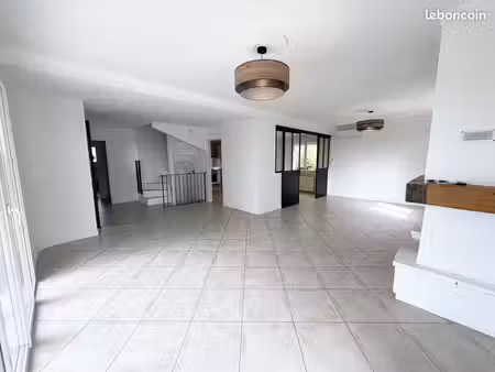 maison 8 pièces 197 m²