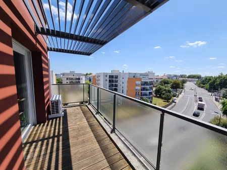 appartement t4 de 82.50 m2 avec balcon + cave + place de pa