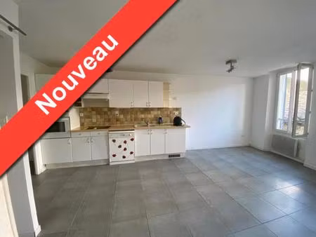 location appartement 3 pièces 70m² tourves 83170