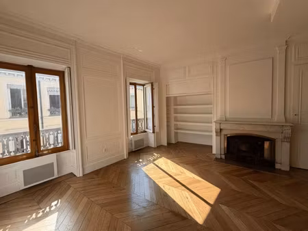 location appartement 4 pièces 71 m² à lyon 1 (69001)