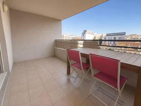 location appartement 3 pièces 61m2 marseille 8eme (13008) - 1440 € - surface privée