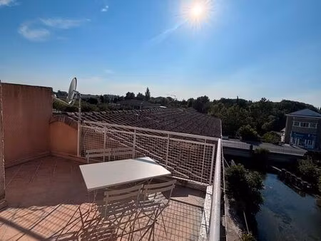t3 climatisé avec vue sur la sorgue, 73 m² (isle-sur-la-sorgue)