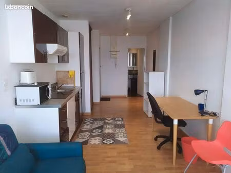 studio 1 pièce 26 m²