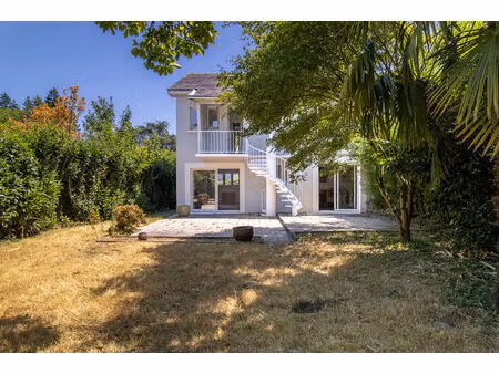 nantes-longchamp : maison familiale avec garage, sur parcelle de 464m²