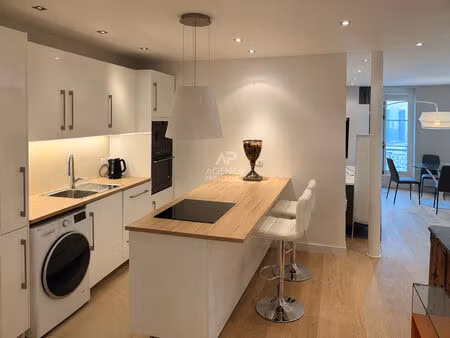 'paris 6ème mabillon' superbe appartement de 3 pièces meublé de 76 m² entièrement rénové !