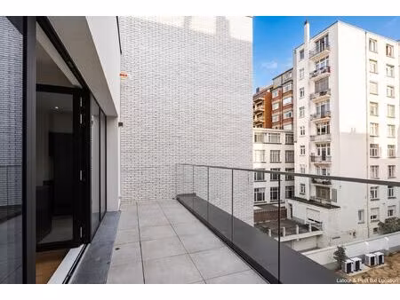 duplex à louer avec terrasse et 4 chambres , saint-gilles (vbe48935)