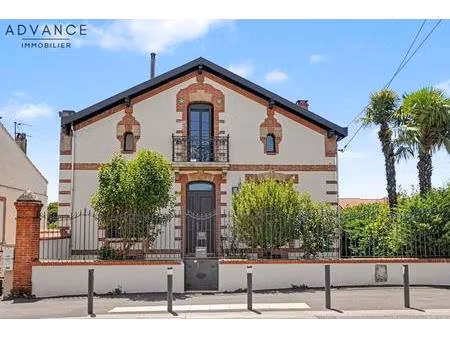 roseraie - magnifique toulousaine d'environ 140m² avec garage