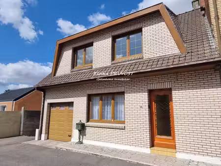 maison familiale 100 m² avec 2 580 m² de terrain, garage et dépendances