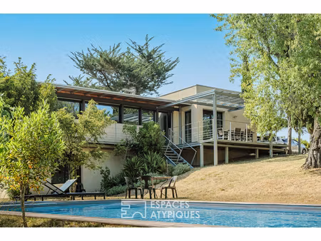 maison d'architecte et son logis indépendant avec panorama d'exception