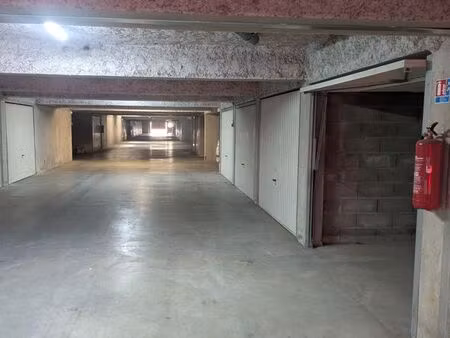 garage box parking