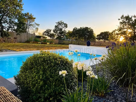 vente villa 10 pièces 202 m² à brem-sur-mer (85470), 681 198 €