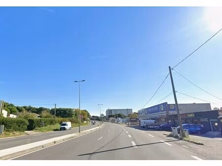 location commerce port-de-bouc 13110 300m²