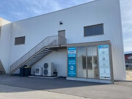 location commerce saint priest 69800 400m²