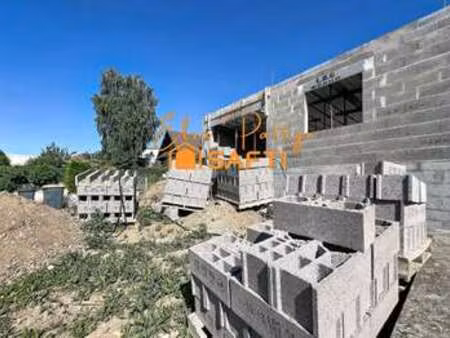 vente maison à carpiquet (14650) : à vendre / 124m² carpiquet