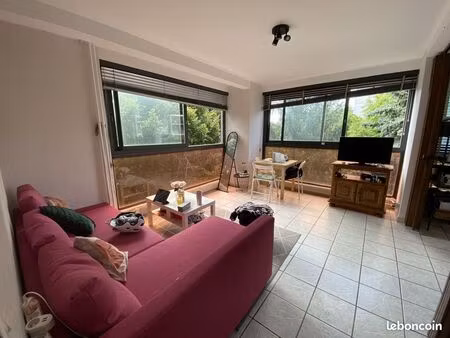 lumineux t2 meublé 34m² avec ascenseur et cave - bd berthelot, quartier fontgiève centre c