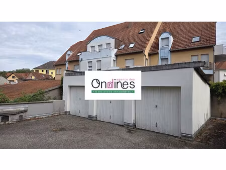 a saisir lot de 3 garages
