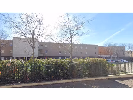 location appartement 4 pièces 78 m² à avignon (84000)